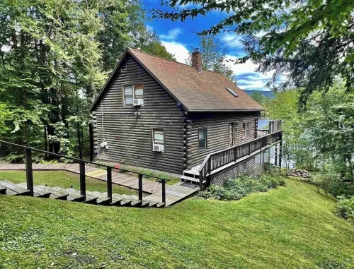Lakefront Log Home in White Mountains! Dog-Friendly!