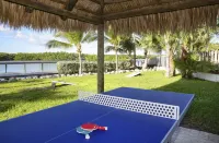 Waterfront, 100ft Dock, Kayaks, Bikes, Pool, Hot Tub, Basketball & Pickleball