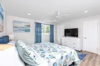 Pelican House: Game Room, Heated Pool, 5 Min to Beaches!