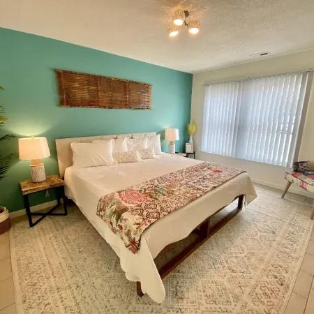 Great First Floor Condo!