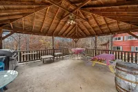4 Cabins, Hottubs, Sauna, 16 Acres, Utk/Neyland, Smokies, Sleeps 31, Fishing