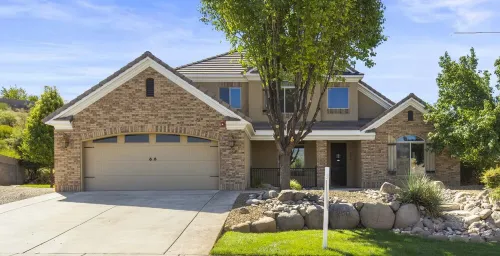 Hot Tub Game Room. Sleeps 17. You Tube TV. 20 minutes to Zions Natl Park