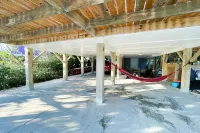 DOG FRIENDLY - Second Row ...Ruff Life beach cottage.