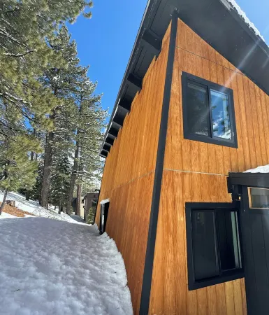 Cozy Cabin in Olympic Valley, Next to Palisades Resort & Tahoe City Отели рядом с достопримечательностью «Squaw Valley Ski Area»