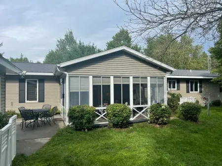 PEACEFUL GATAWAY NEAR CASTLE ROCK LAKE Отели в г. Клирфилд