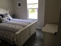 New Seaglass Cottage โรงแรมใน