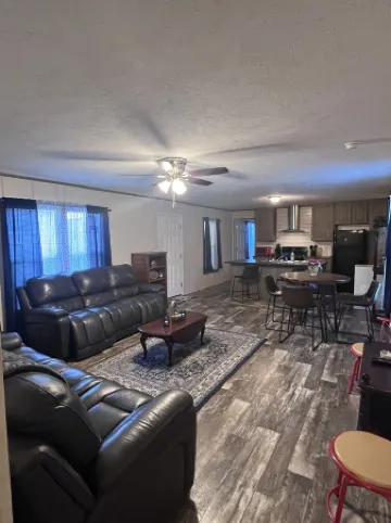 Cozy 3 Bedroom 2 Full bathroom Home located minutes from Historic Downtown.