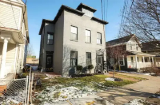 Private 2 Level Apartment with Hot Tub in Tremont  호텔