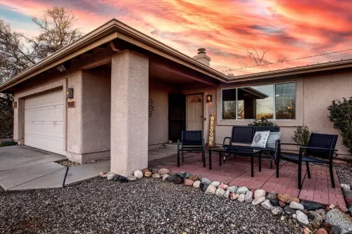 Desert Oasis with Private Hot Tub - Minutes from Sedona+Wineries+Jerome!