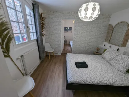 En Hypercentre, au Calme, Avec Cour Privative Aménagée, Appartement Rénové Отели рядом с достопримечательностью «Ашан»