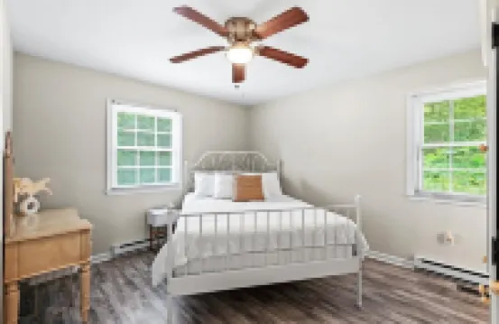 Charming Home Minutes from Town ! Close to Golf Course and Kings Dominion !