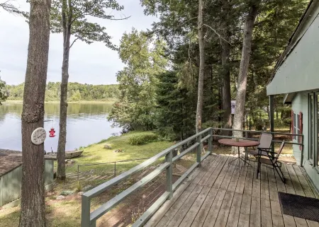 Roads End Retreat on Lost Lake