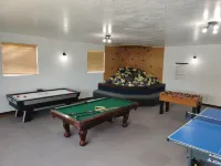Bear Lake Lookout. Great View, Game Room, Foam Pit, Rock Wall.
