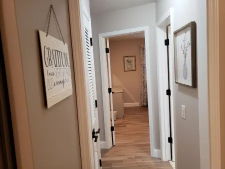 Renovated 3BR/2bath Ranch Near Hospital-Ideal for Families & Medical Stays Отели в г. Шони