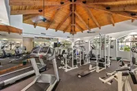 Super Host w/23 reviews on Airbnb! Fantastic Location- Biltmore Luxury Condo
