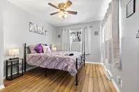 3bd/1.5bath entire home/Game room/Office/extended stays/FREE Wifi & Parking