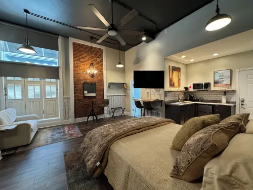 Stadium Stays #1 in downtown INDY. A 5 minute walk to the stadium. Free parking.