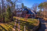 HUGE family Home!  Sleeps 27 comfortably.  3/10 mile from the Beach! Hotels in York Harbor