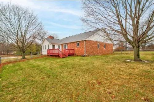 30 acre park in your back yard!