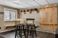 Free Night Stay w/2 Night BookingShanty Creek Escape l Ski l Hot Tub l Pool