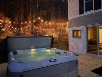 Hot Tub - 7 bedrooms - 5 minutes from Okemo Ski - enchanting 200 year old VT inn Hotéis em Cavendish
