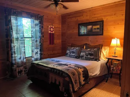 Secluded yet within minutes of your favorite outdoor activities!!