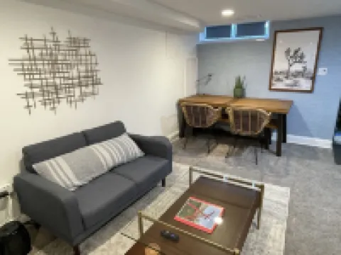 Beautiful Studio on the Park in the Heart of Mt. Adams