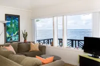 Oceanfront Romantic Couple's Getaway with Private Beach w/ Full Living Amenities Hotels in Hauula