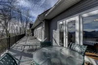 Big Sky Retreat - Incredible Mountain Views! Hike, golf, relax and unplug! Hotels in Sky Valley