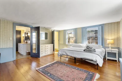 NEW Robert Manning Place•Historic 1824 Salem Home with Parking•Walk to Downtown