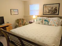 Fabulous Aggieville Hideaway - Convenient 1 bedroom next to KSU & Aggieville