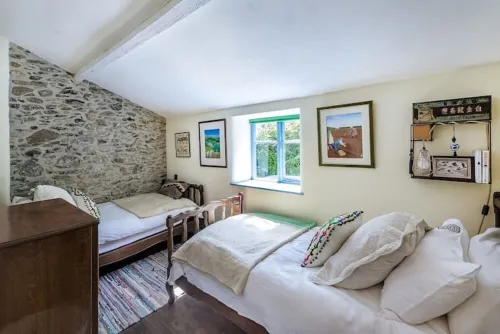 Relax in nature at this unique Snowdonia home Hotels in Caerhun