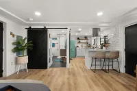 Cozy Studio- Pets Welcome! Hot Tub on site!