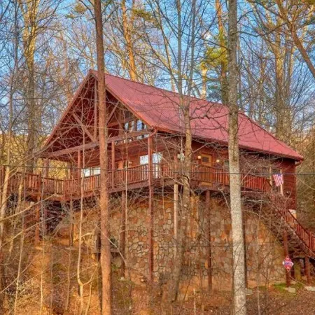 PERFECTLY Located Equidistantly Between Pigeon Forge & Gatlinburg