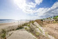 Oceanfront, Top Floor/ Corner Sea Cabin, Gorgeous Views with Pool