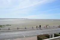 T3 apartment with neat decoration, with unobstructed view of the bay