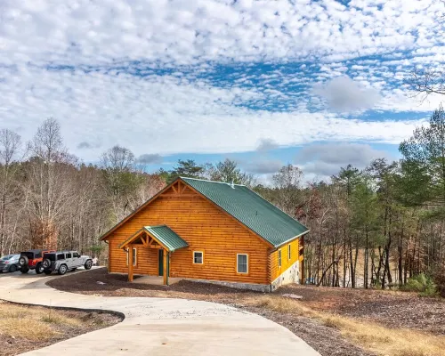 Cozy log cabin with Lakefront and Private Dock Hotels in Caldwell County