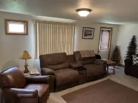 Great area for hunting and fishing, dog kennel on property Hotels in Day County