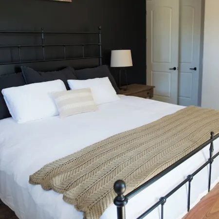 Custom 4bd Mountain & Golf Retreat, Sleeps 8,A/C, Close to All Key Attractions
