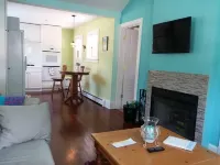 Cozy Retreat. 1 Bedroom House,  Welcome!May 1st -Nov 1st  Internet & Wifi