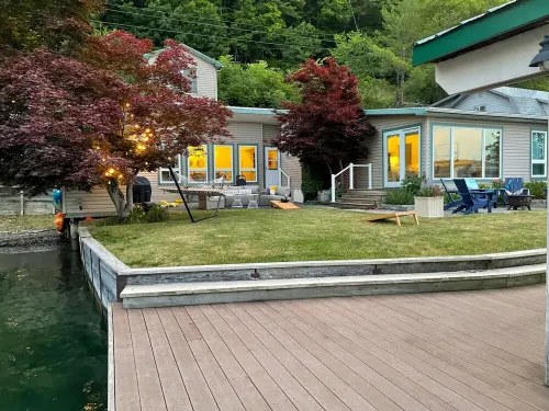 Private lakefront oasis close to wineries and Hammondsport