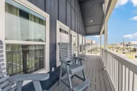New home only step from the beach!!!