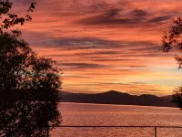 A cozy getaway with lakefront access.