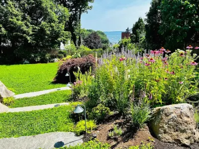 Huge Ocean Front Retreat with Pool / Hot Tub 3 minutes from the beach Отели рядом с достопримечательностью «Парк Рокпорт Марин»