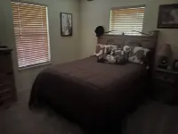 Rustic getaway on 3 acres - Only minutes from TEXS A&M University.