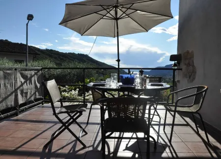 Rustico at south shore of Lake Garda