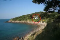 Exceptional site, feet in the water, on a wild island - all seasons Hotels in Trebeurden