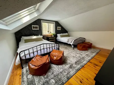 The Bubbly Bear - Attitash, N Conway, Relaxed Luxe Отели в г. Бартлетт