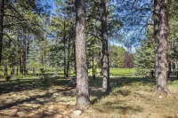 Luxury Flagstaff Grand Canyon house Golf view, A/C 3 bed,3bath QUIET Top Rated.