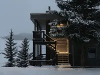 Designer Condo #2: Epic Views, Hot Tub, 75 55" TVs, Sonos, Free Town/Ski Bus